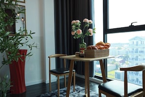 Classic Room | Free WiFi - The Grand Diamond C Hotel (Viet Yen)