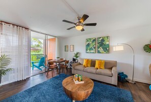 TV - Walk to Beach | Pool + AC | Heart of Kihei (Kihei)