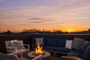 Property grounds - Linden | Rooftop Views Near WeHo (Nashville)