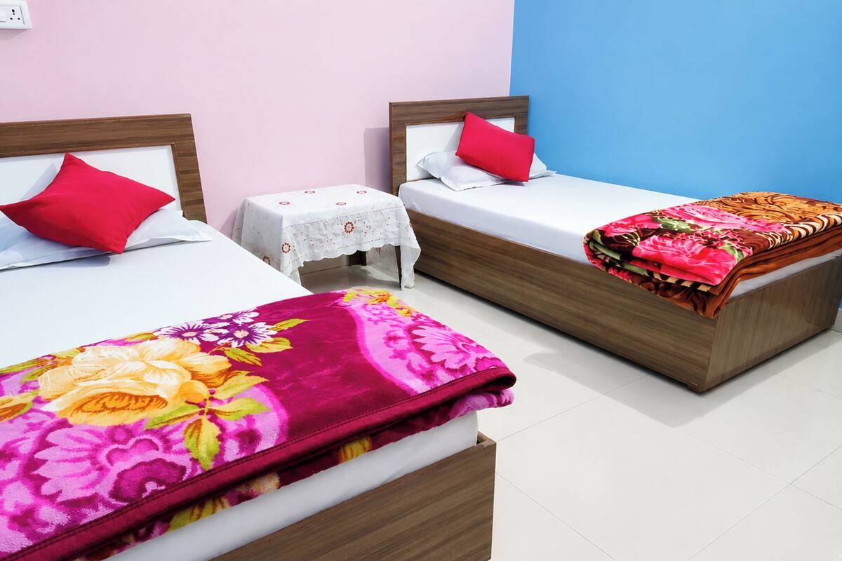Ropa de cama hipoalergénica, escritorio, insonorización y wifi gratis