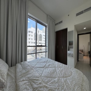 1 bedroom, iron/ironing board - Modern Deluxe 1-bedroom in Downtown Stylish (Abu Dhabi)