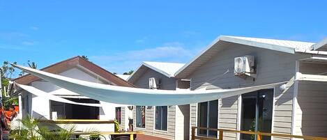 Een strijkplank/strijkijzer, gratis wifi