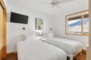 2 bedrooms, free WiFi, bed sheets