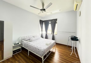 مكواة/لوح كي وواي فاي وملاءات أسرّة