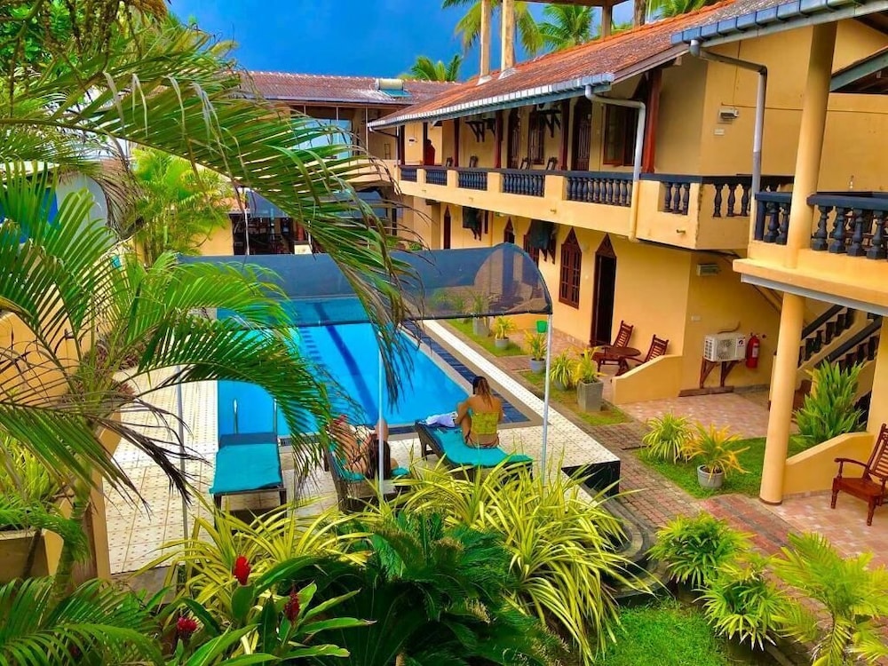 Drifters Hotel & Beach Restaurant by null