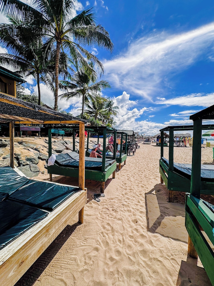 Drifters Hotel & Beach Restaurant by null