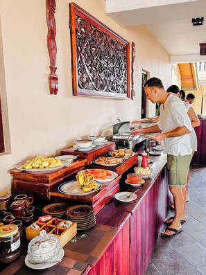 Desayuno continental incluido todos los días 