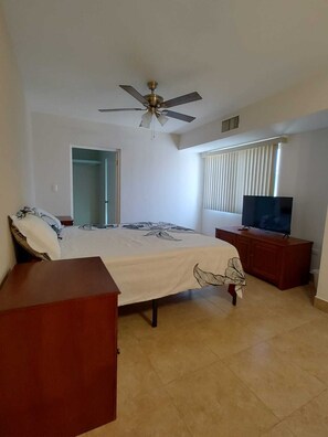 4 dormitorios, tabla de planchar con plancha, wifi y ropa de cama