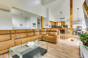 TV, fireplace, ping pong - Luxury Home w/ Game Room, 4 Mi to Bushkill Falls! (Lehman Township)