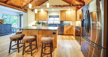 Contemporary Log Cabin Near Cle Elum Lake!