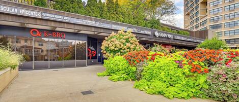 المنشأة من الخارج