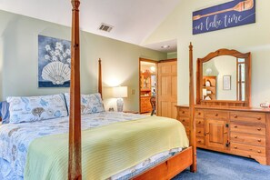 2 bedrooms, iron/ironing board, internet, bed sheets - Forested Family Hideaway Near Lake Sinclair! (Eatonton)