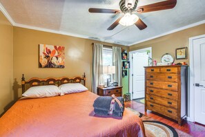 3 makuuhuonetta, silitysrauta/-lauta, internet, vuodevaatteet