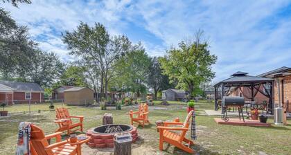 1 Mi to Fort Bragg: Family Home w/ Backyard