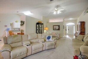 TV, books - Golf, Shop & Explore: Home 11 Mi to Flagler Beach! (Palm Coast)