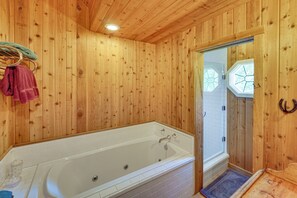Towels - Game Room + Views: Cabin Near Purgatory Resort! (Durango)