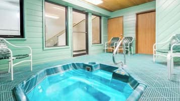 Indoor spa tub