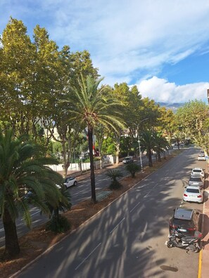 Onsite parking - Seaside in Menton.2 rooms with balcony and parking. (Menton)