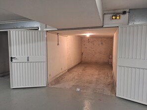 Interior - Seaside in Menton.2 rooms with balcony and parking. (Menton)