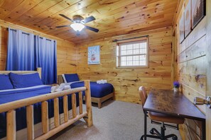 6 habitaciones, escritorio, tabla de planchar con plancha y wifi 