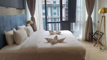 Egyptian cotton sheets, premium bedding, pillow-top beds, desk