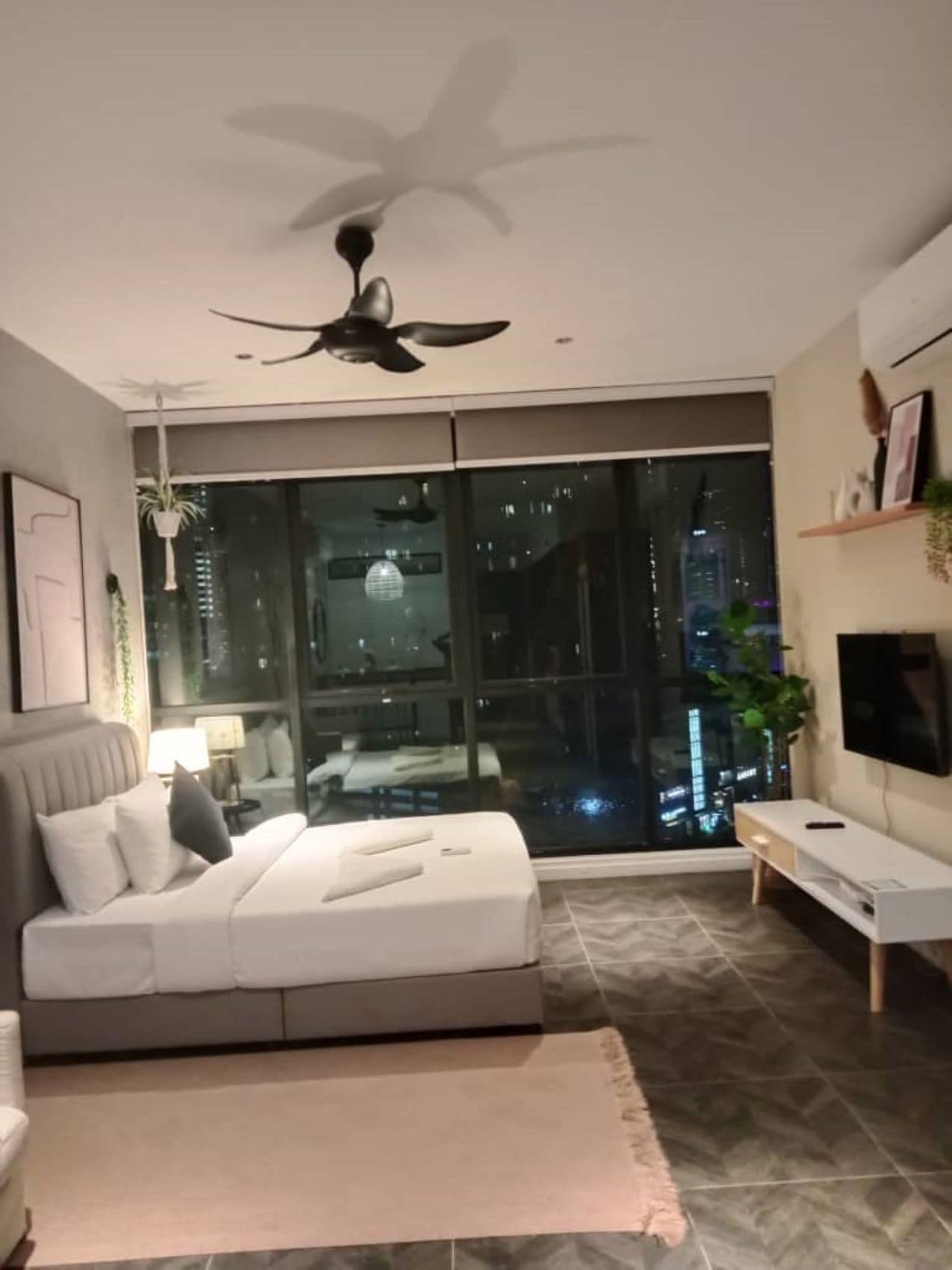 Family Studio, 1 Queen Bed, City View | Egyptian cotton sheets, premium bedding, pillowtop beds, desk