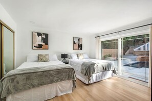 4 bedrooms, desk, iron/ironing board, travel cot