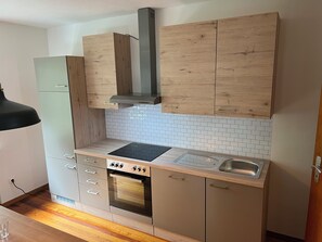 Ofen, Herdplatte, Geschirrspüler