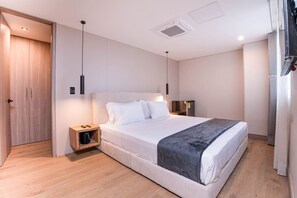 3 bedrooms, iron/ironing board, travel crib, WiFi