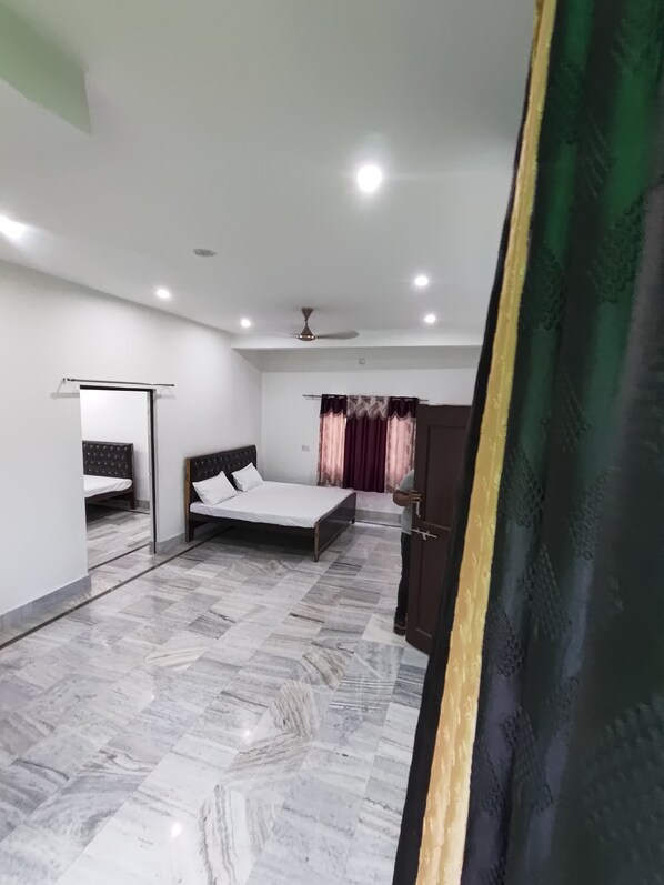 Standard Room | Bed sheets