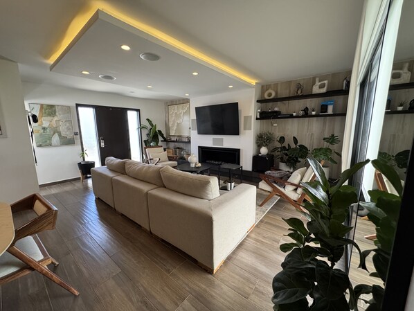 Living area - Terrace & Ocean view Home (Tijuana)