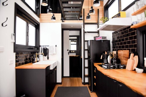 Serene Mountain Retreat in Jindabyne - Private Tiny Home