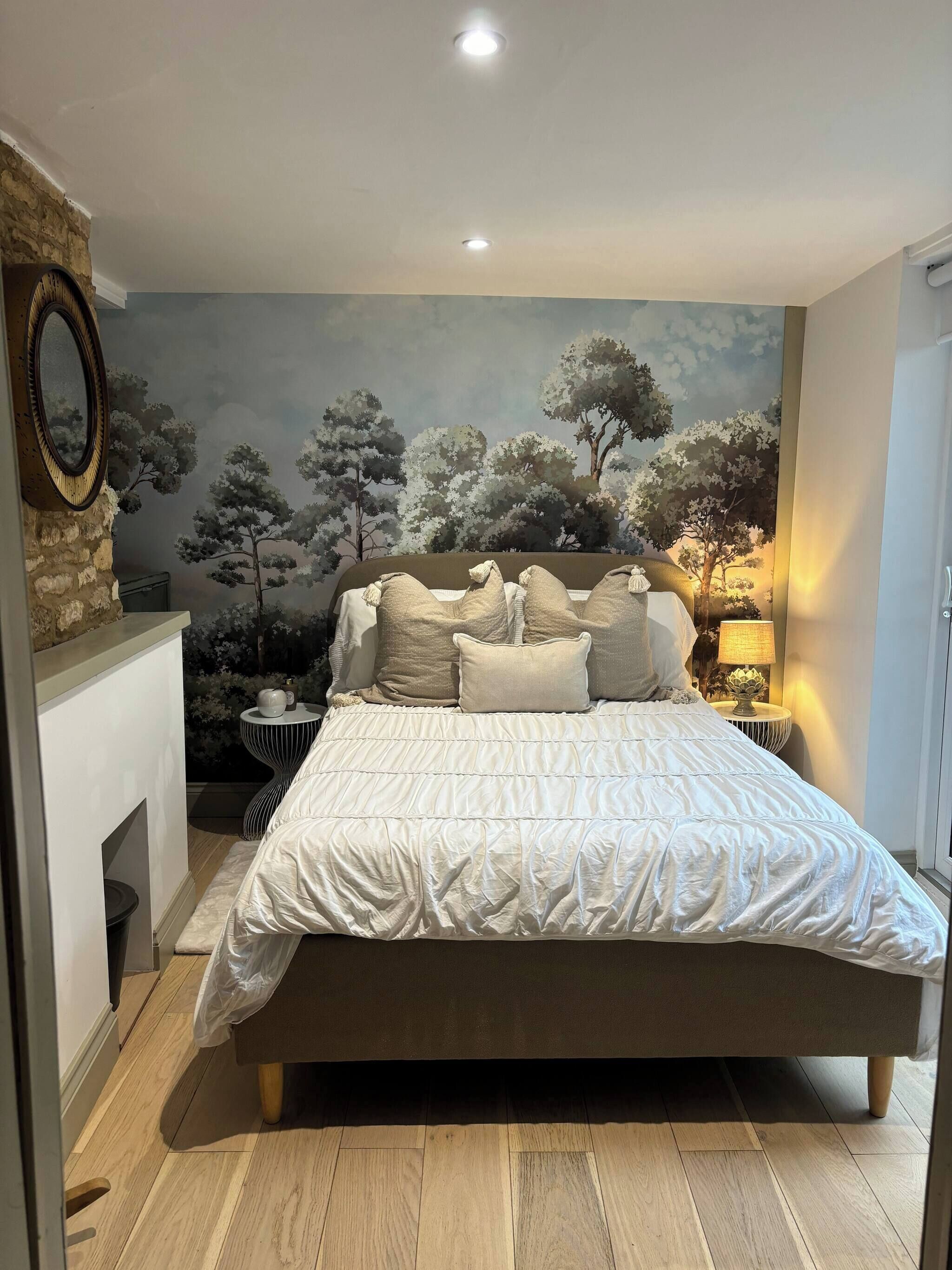 4 habitaciones, tabla de planchar con plancha, internet y ropa de cama 