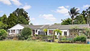 Exterior - Farm House close to town (Pukekohe)