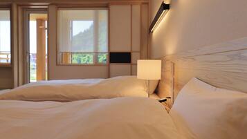 Superior Twin Room, Balcony, Mountain View | In-room safe, desk, WiFi (free)