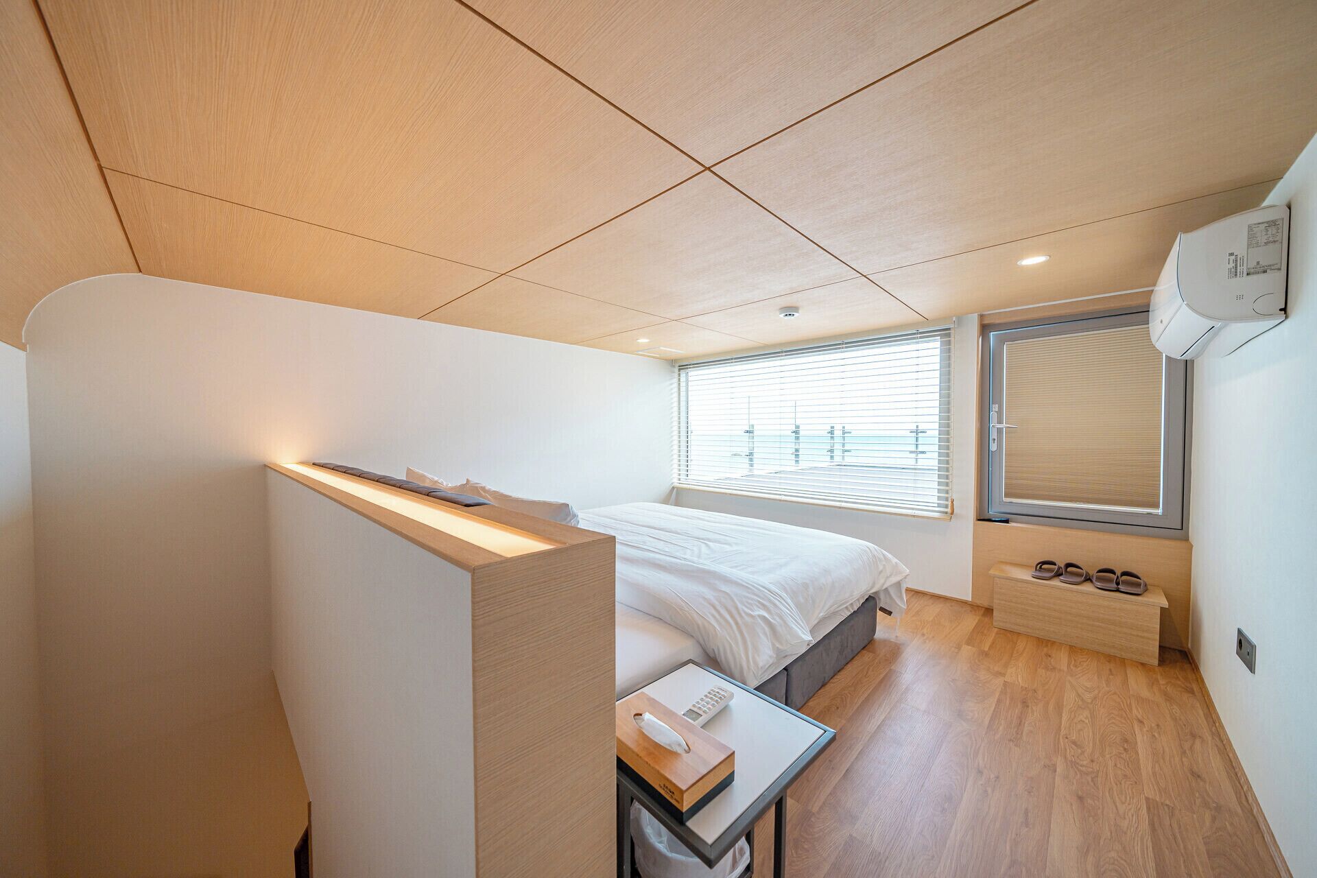 Ocean View Private Pool Villa 08 | Hochwertige Bettwaren, kostenlose Minibar, Schreibtisch