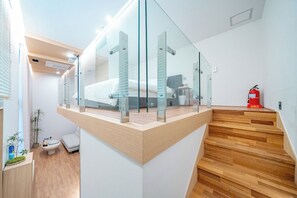 別墅, 露台, 部分海景 | 書桌、遮光窗簾/窗簾、隔音、免費 Wi-Fi