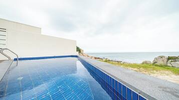 Villa, Balcony, Partial Ocean View | Kolam renang persendirian