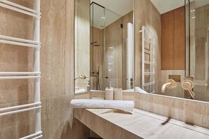 Hair dryer, towels - Stunning AC duplex apartment - Champs Elysées (Paris)