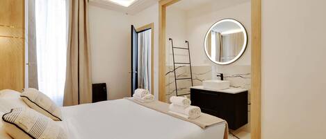 2 bedrooms, desk, iron/ironing board, free WiFi