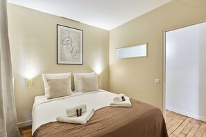 1 bedroom, desk, iron/ironing board, internet
