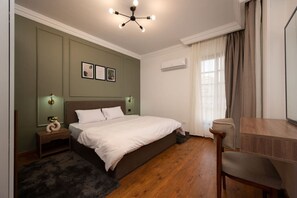 1 chambre, bureau, fer et planche à repasser, Wi-Fi