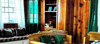 3 Bedroom House in the Heart of Baguio With Garage