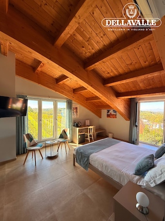 Townhome, Hill View. Dellavalle Guest House