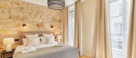 3 bedrooms, iron/ironing board, bed sheets