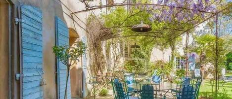 Restauration en plein air