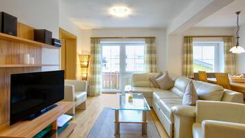 Smart TV, DVD player, stereo