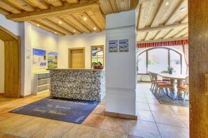 المنشأة من الداخل