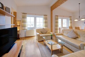 Smart TV, DVD player, stereo