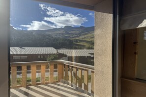 Property grounds - Cosy, bright apartment in Allos (Allos)